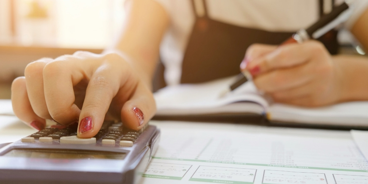 How to Prioritize Savings While Managing Daily Expenses