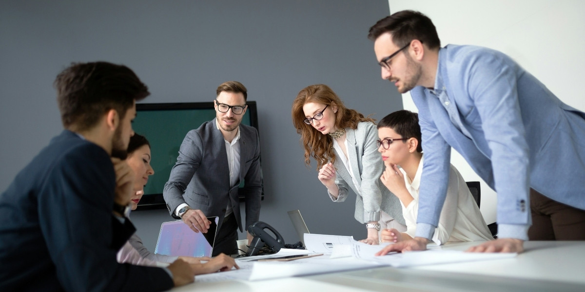 CEOs Shift Strategy: Balancing Growth Optimism with 2026 Risk Planning