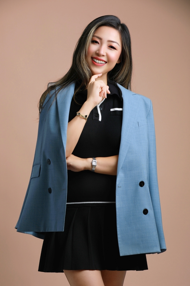 Bonnie Hyde: From Accounting Ledgers to Celebrity Mansions – The Remarkable Journey of LA's Trusted Real Estate Professional