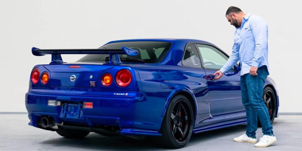 Wings of Wangan: Lecha Khouri's R34 GTR NISMO F-Sport Soars in Wangan Blue Splendor