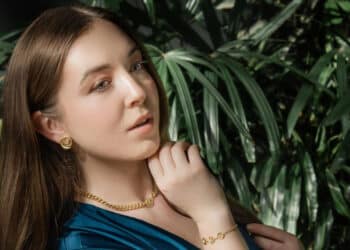 Roses Muse: A Symphony of Elegance and Passion