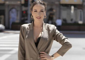 How to Scale Sales of Your Services and Create Online Courses: Interview with Anna Zakkery