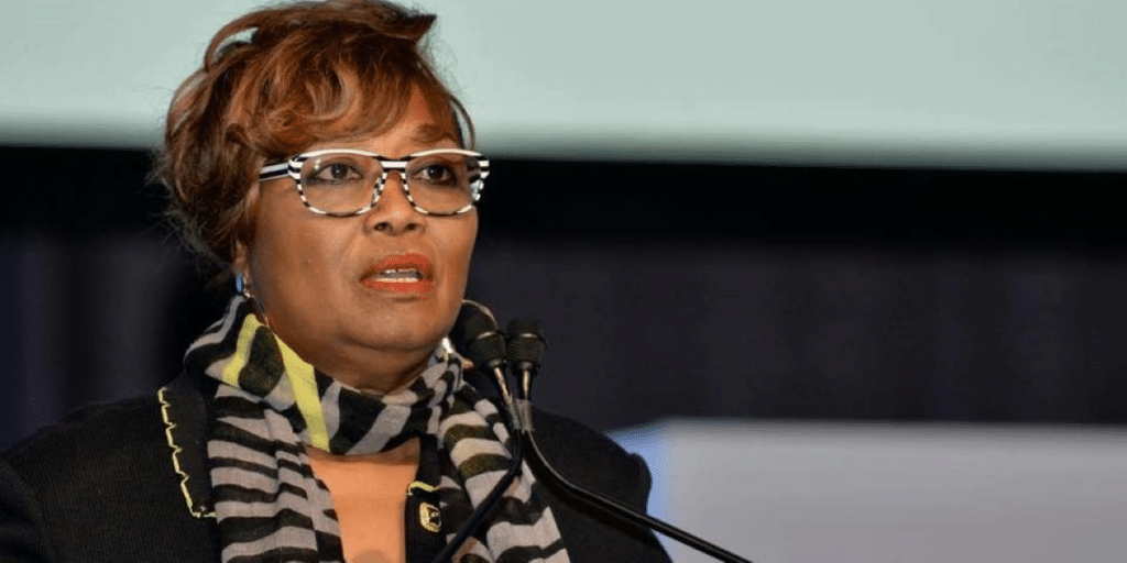 Beverly Robertson: A Visionary Leader Making Waves Beyond Borders
