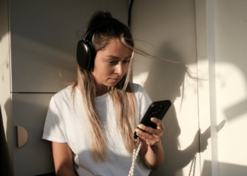 Side Hustle Superstars: How Smartphones are Fueling the Rise of the Mobile Mogul