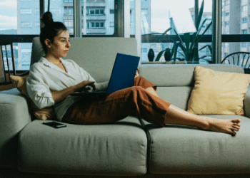 How Should CEOs Balance Work from Home and from the Office?