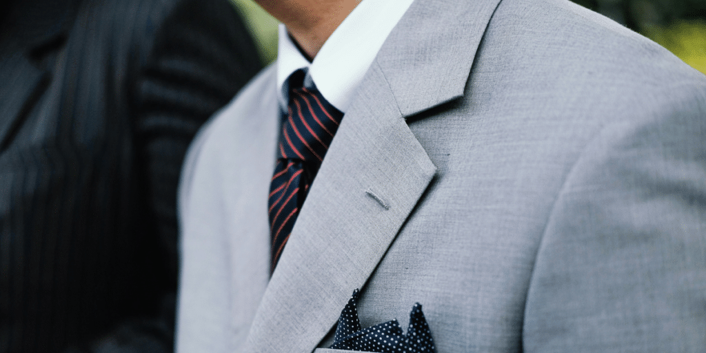 Custom vs. Off-the-Rack: Choosing the Right Men's Suit for You