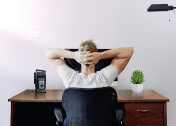 How Your Office Chair Impacts Health and Productivity
