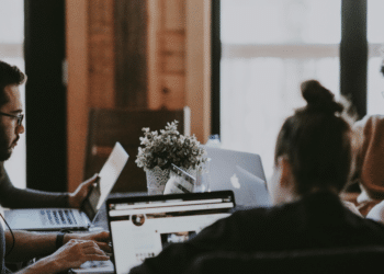 6 Smart Ways a Company Retreat Can Benefit Employees