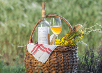 Beyond the Bottle: How Corporate Wine Baskets Build Bonds