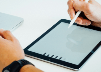 How Modern Graphic Design Impacts Customer Perception