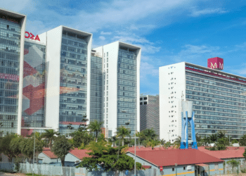 How To Find Hardscaping Solutions for a Commercial Property