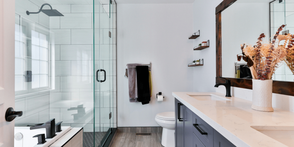 Maximize Small Bathroom Spaces: Innovative Design Solutions