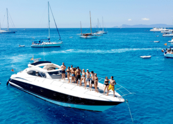 How to Plan the Perfect Yacht Charter Experience in Greece