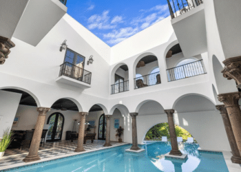 Relocating to Paradise- Why Florida is the Perfect Haven for Your Home and Business