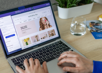 How E-Commerce Businesses Can Use AI to Improve Efficiency