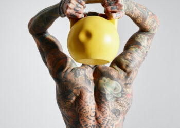 Chris Yze: A Maestro of Monochromatic Realism Tattoos