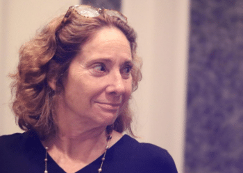 How Susan Deveney Improves Team Dynamics and Productivity