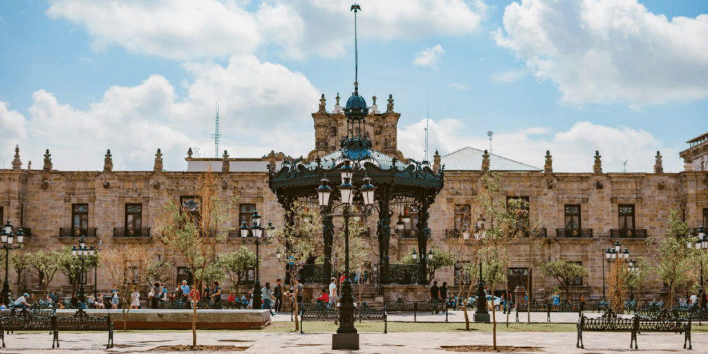 Seamlessly Expanding Your US Workforce with Nearshoring in Guadalajara, Mexico