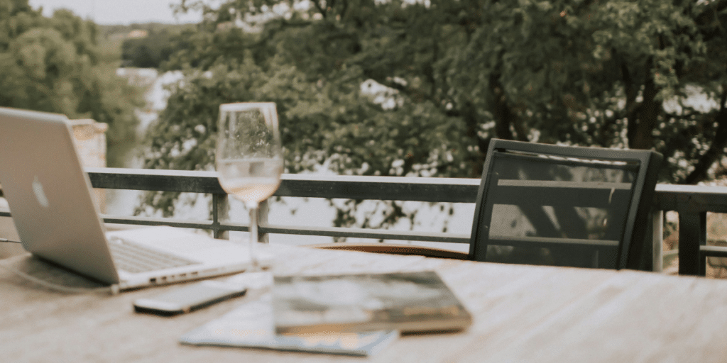 Simple Steps to Design an Outdoor Workspace for Your Team