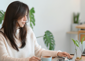 Cut Payroll Costs with Pre-Trained Virtual Assistants