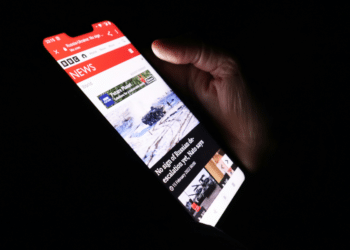 FlashFeed Revolutionizing News Consumption for the Busy Professional