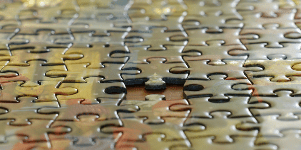 How Puzzles Can Be an Engaging Holiday Gift for Employees