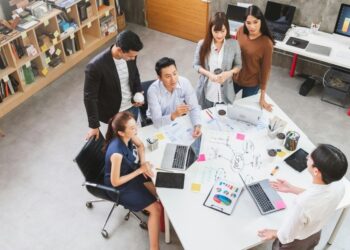 How To Build a Sales Team Ready for Anything: Why Mental Agility and Communication Are Key