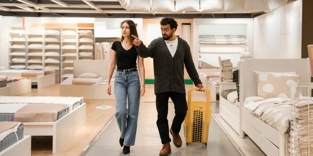 Innovative Retail Fixtures for Optimizing Small Spaces
