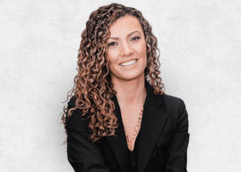 The Story of 25karats Customization, Quality, and the Vision of Naz Aksu