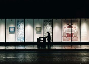 A Bridge Between Art and Commerce: Curator Feng Jia Ming’s Path to Innovation Journey as a Curatorial Leader