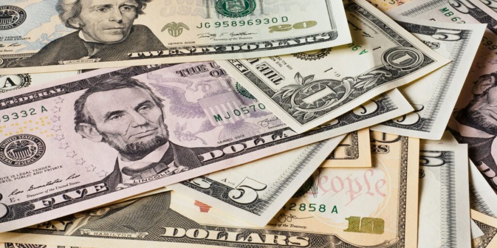 Types of Businesses That Benefit From Using a Commercial Debt Collection Attorney