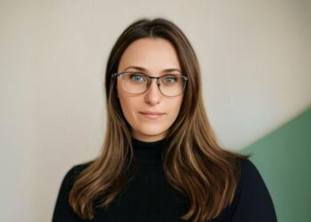 Roxana Spiridon: Blending Cabin Crew Experience with Network Marketing