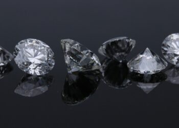How Lab-Grown Diamonds Offer a Sustainable Choice