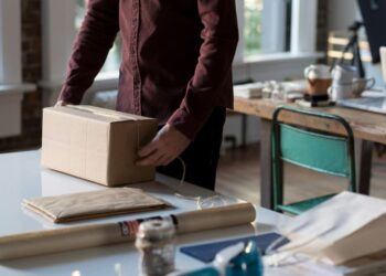 How Businesses Can Optimize International Shipping