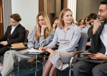 How To Look Fresh For A Meeting When You’re Right Off The Red Eye