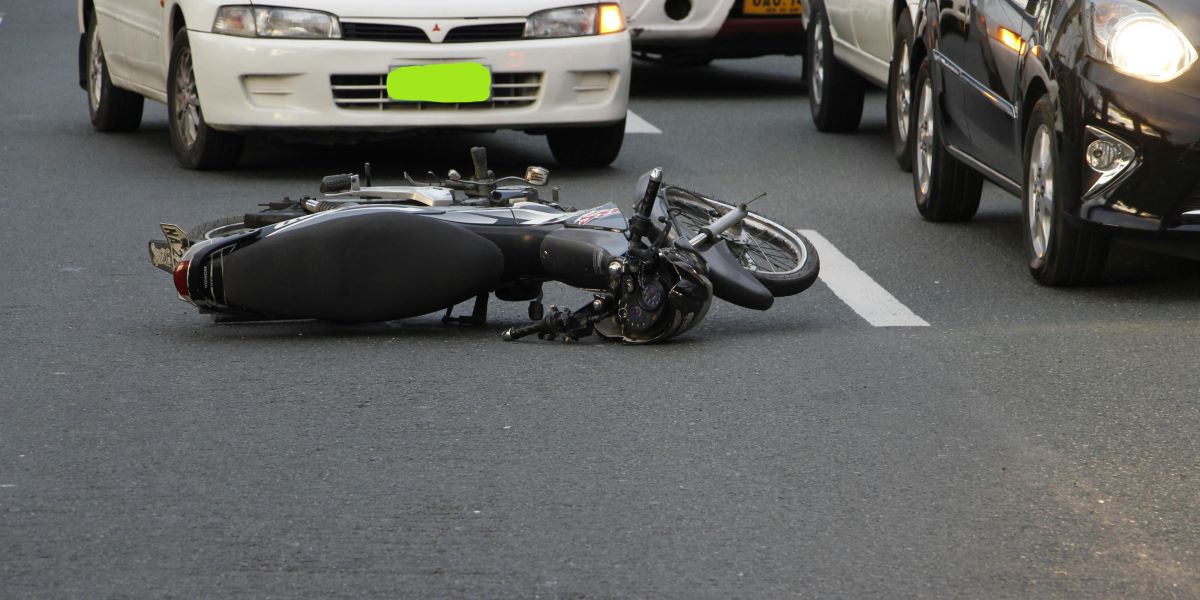 Motorcycle Accident Claims: 5 Signs You Are Dealing with a Shady Insurance Adjuster