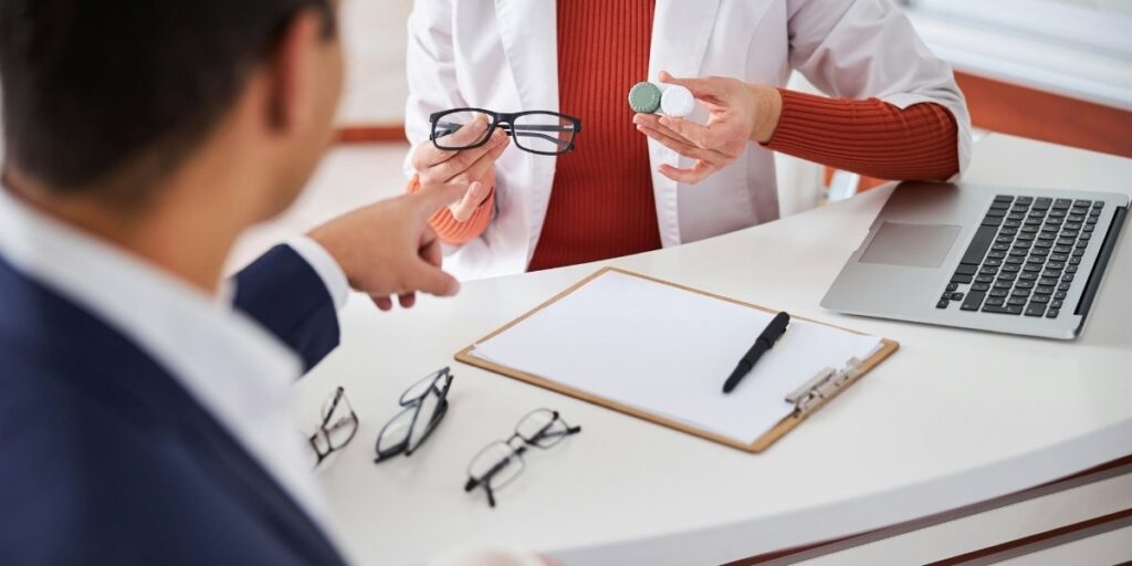 Picking the Ideal Glasses for Enhancing Your Professional Appearance at the Office