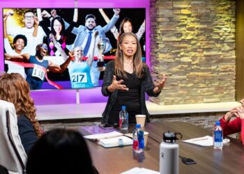 Dr. Sas on Finding Your Niche: Why It Matters & How to Stand Out in Your Industry