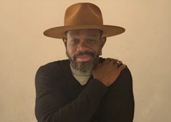 When Scrolling Becomes a Choice, Not a Habit: Michael Davis on Teaching Digital Self-Awareness