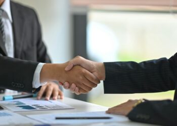 Eagle Dawn Capital Assists Aspiring Entrepreneurs with Business Acquisitions