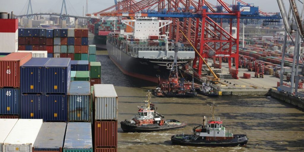 Overcoming Barriers to Tech Adoption in Global Supply Chains