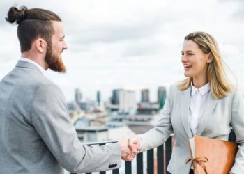 Building Trust in Sales Through Psychological Tactics That Strengthen Customer Relationships