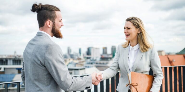 Building Trust in Sales Through Psychological Tactics That Strengthen Customer Relationships