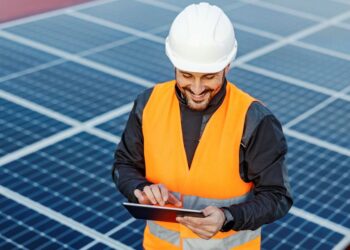 The Rise of Consumer-Funded Renewable Energy Lessons from Solar Panel Funding’s Innovative Model