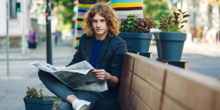 Why Digital Content Imitates Books and Newspapers