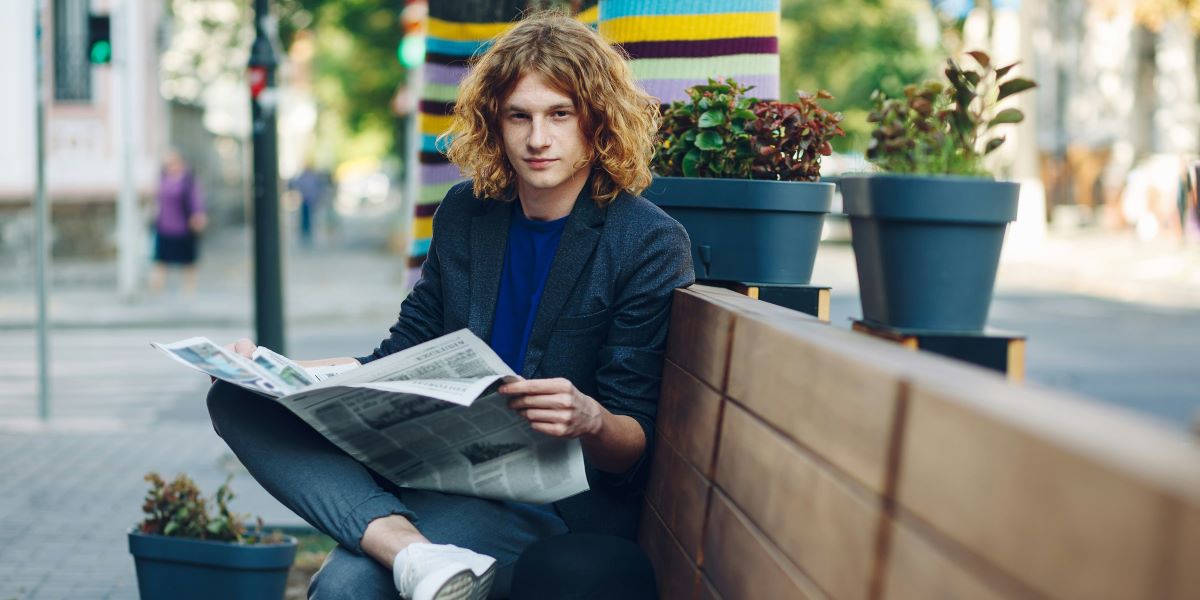 Why Digital Content Imitates Books and Newspapers
