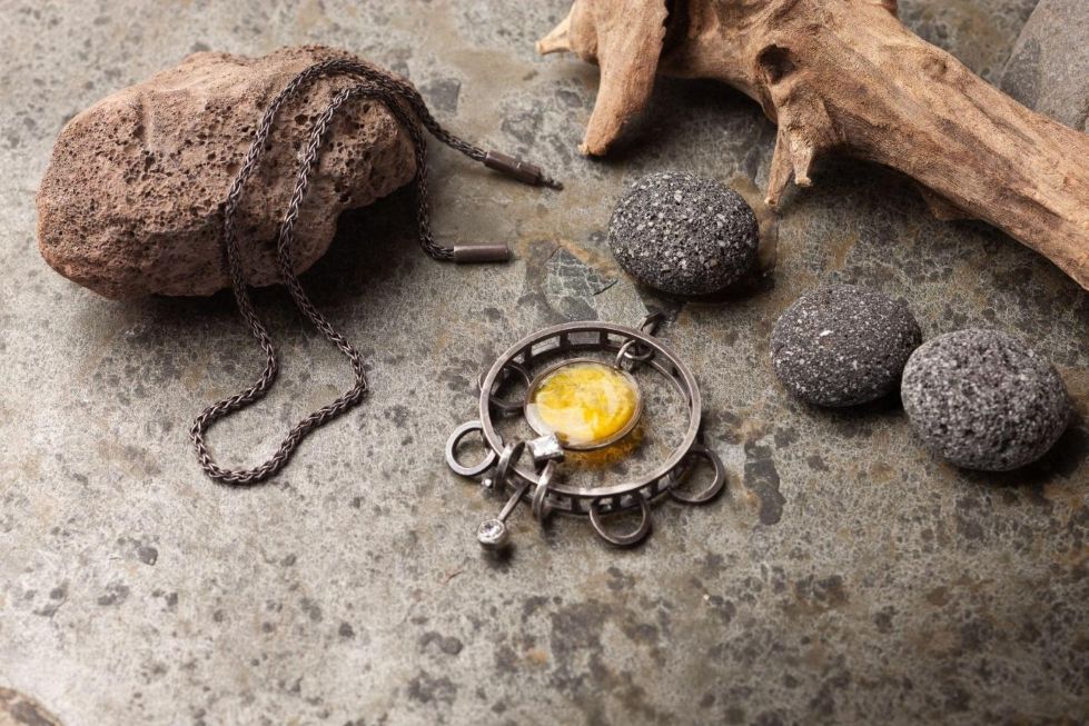 Threads of Time: Young Jun Kim’s Mission to Shape the Future of Jewelry