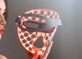 EMR-TEK’s Eterno Mask: A New Approach to At-Home Light Therapy