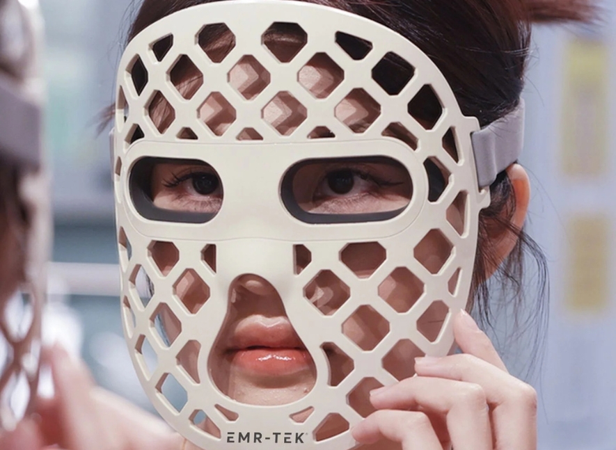 EMR-TEK’s Eterno Mask: A New Approach to At-Home Light Therapy