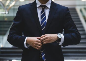 Elevating Leadership Effectiveness: A Look at the Importance of Self-Awareness